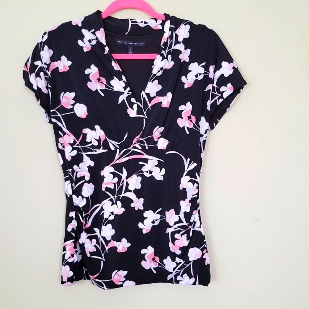 White House Black Market Cap sleeve Fully lined top